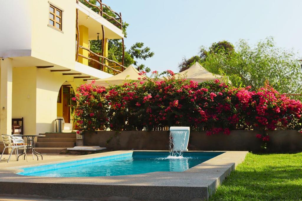 Bazén v ubytování Serenity Lodge nebo v jeho okolí