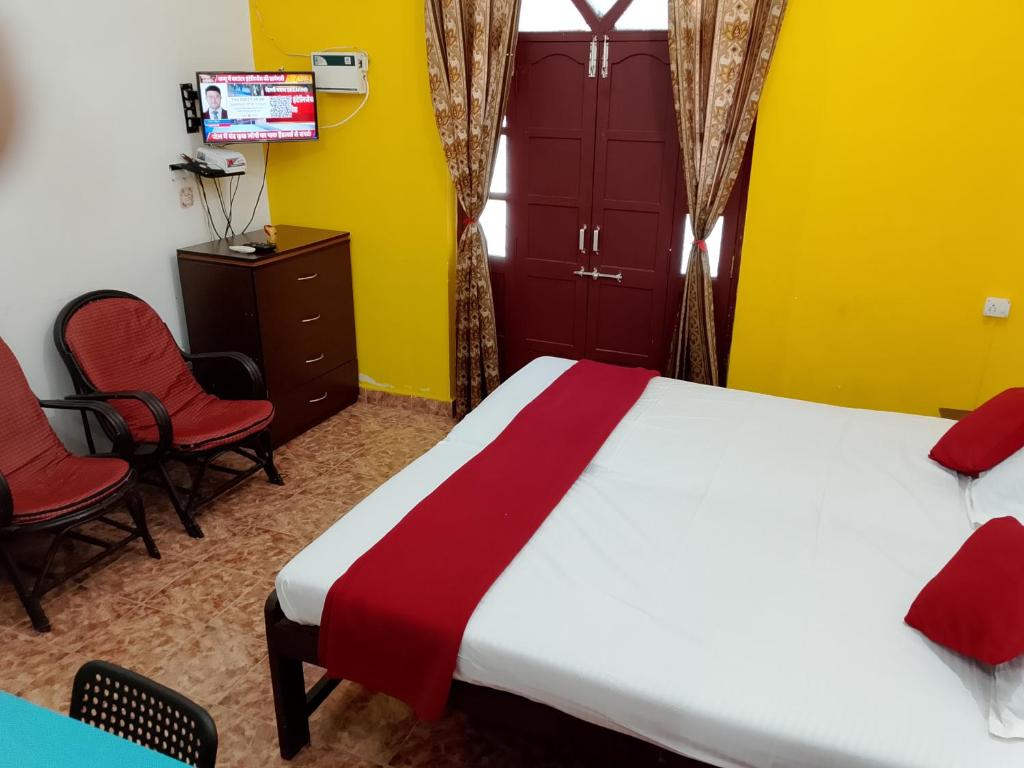 AlexMarie Holiday Homes Apartments 5 min to Candolim Beach - Apartamento De Un Dormitorio Con Terraza