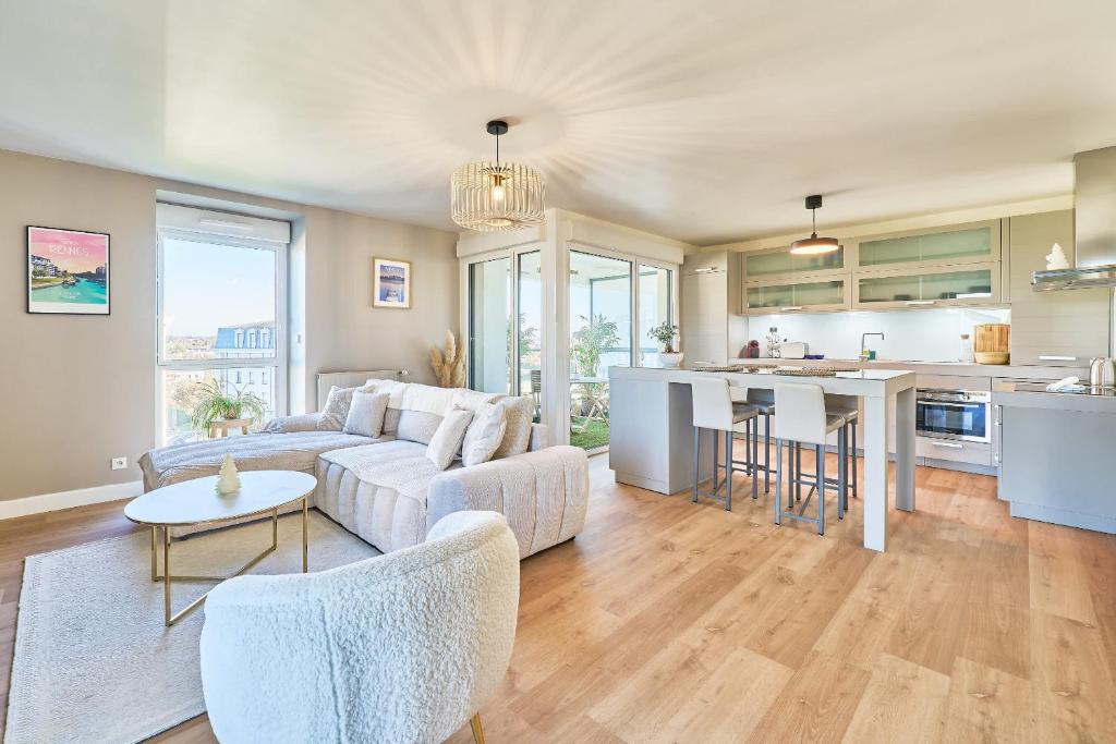 Кухня или мини-кухня в Astrolabe - 2 bedrooms - Cozy and new - Balcony
