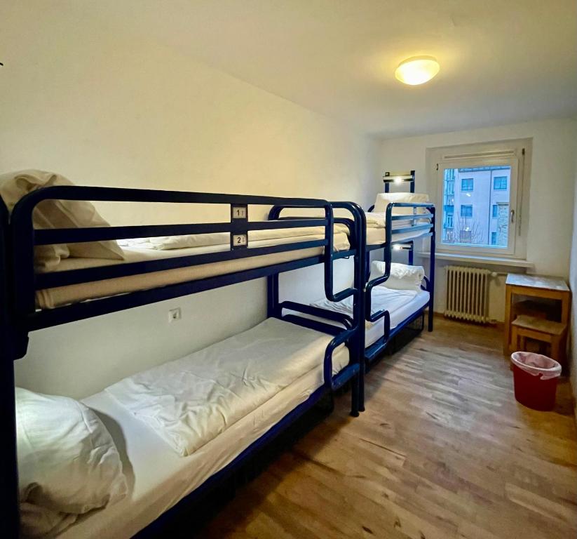 THE 4YOU Hostel & Hotel Munich - Camera Tripla Con Bagno In Comune