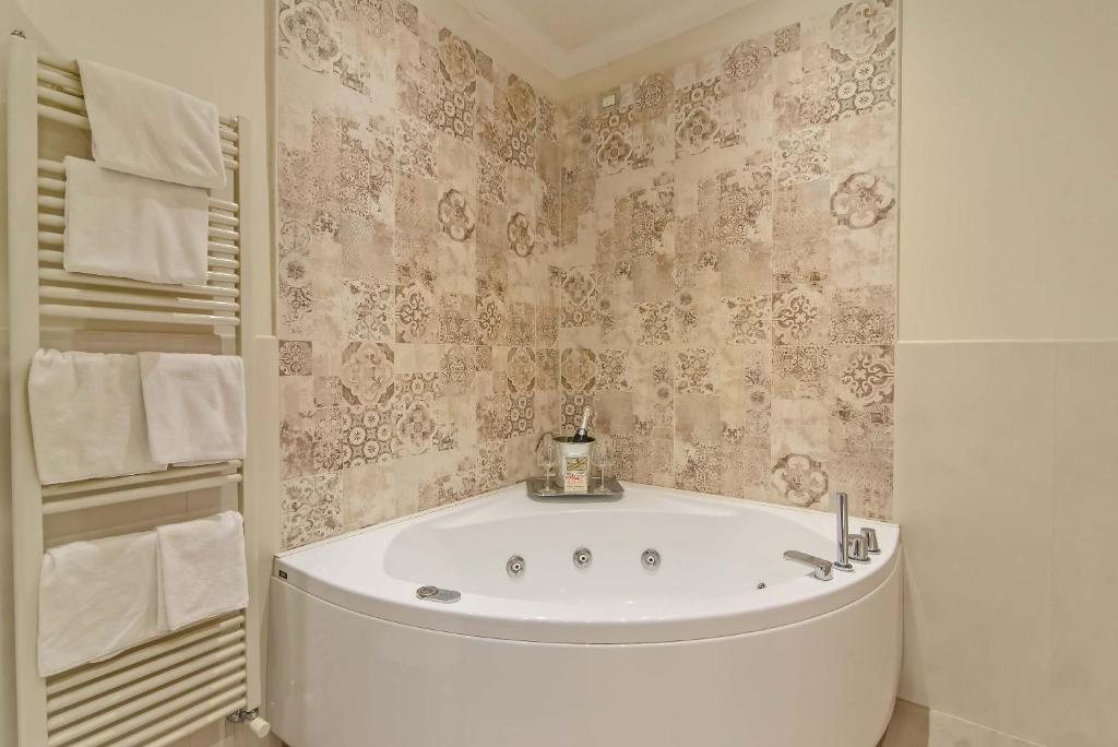 Hotel Porta Faenza - 1