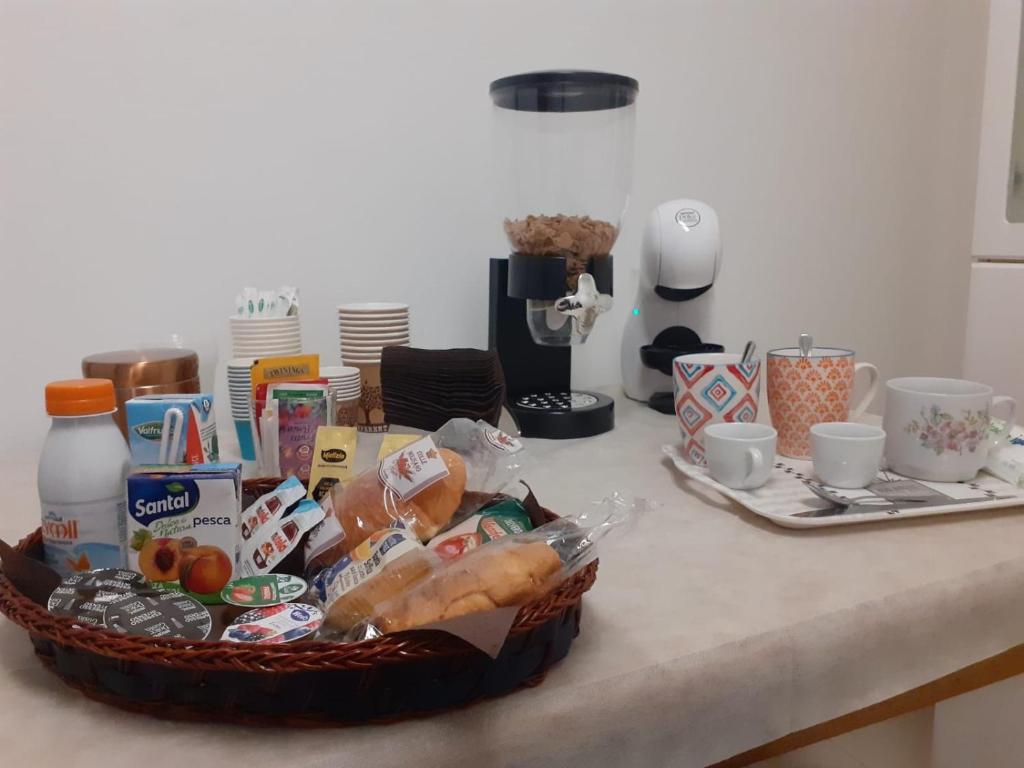 Φαγητό σε αυτό το διαμέρισμα ή κάπου εκεί κοντά