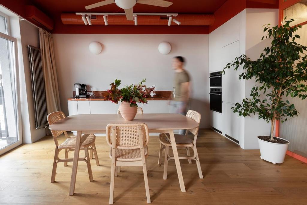 Japandi apartment with basement parking in new building фото 4