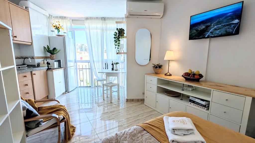 Seaview Studio in Benalmádena right by the beach