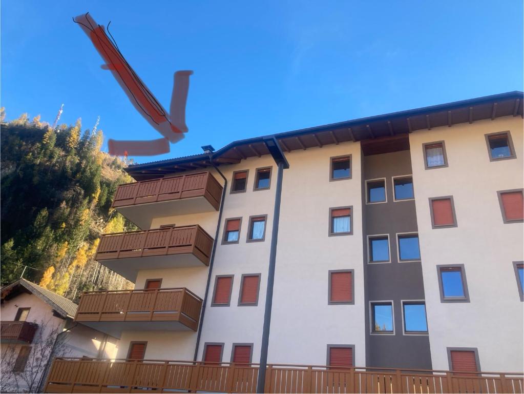 Το κτήριο όπου στεγάζεται  το διαμέρισμα