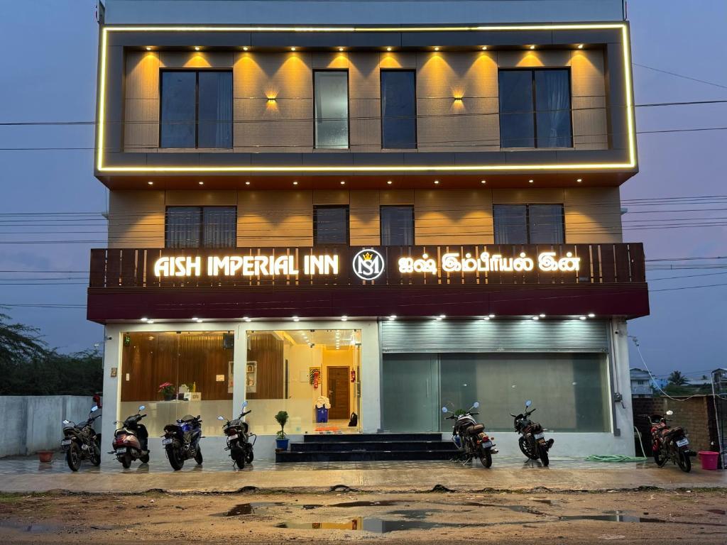 Tòa nhà nơi khách sạn tọa lạc