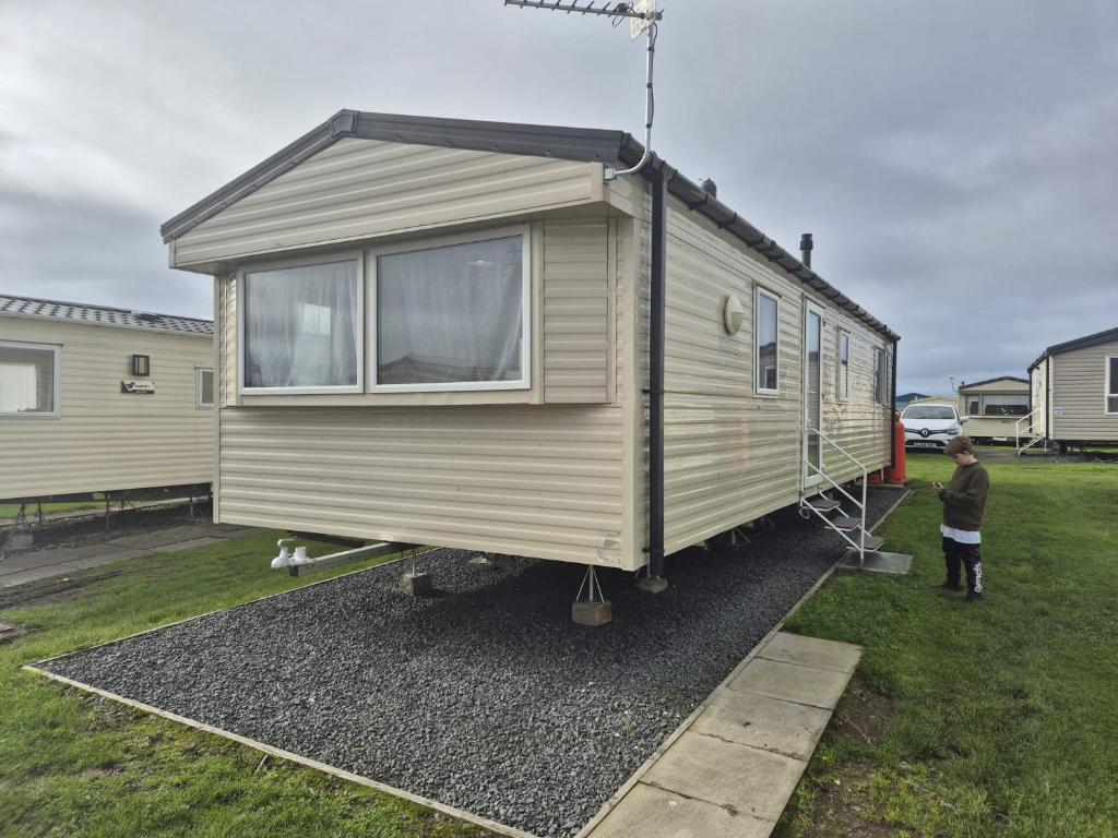 Budova, kde se kemp nachází