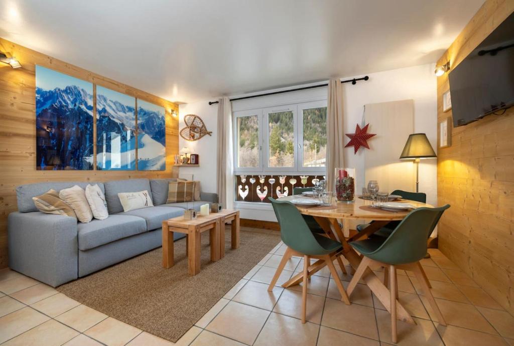 Petit social Cozy Sleeps 4 Mountain view 300m lift