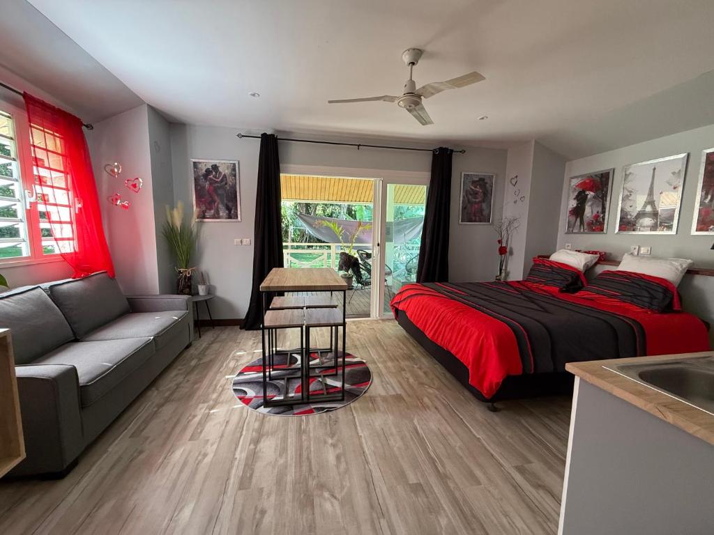 Postel nebo postele na pokoji v ubytování BUNGALOW 9 Le BUNGALOW DOUCEUR