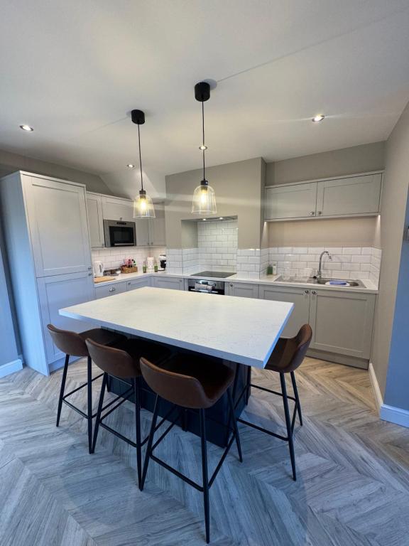 Köök või kööginurk majutusasutuses Beautiful Cosy Yorkshire Home - Newly Refurbished