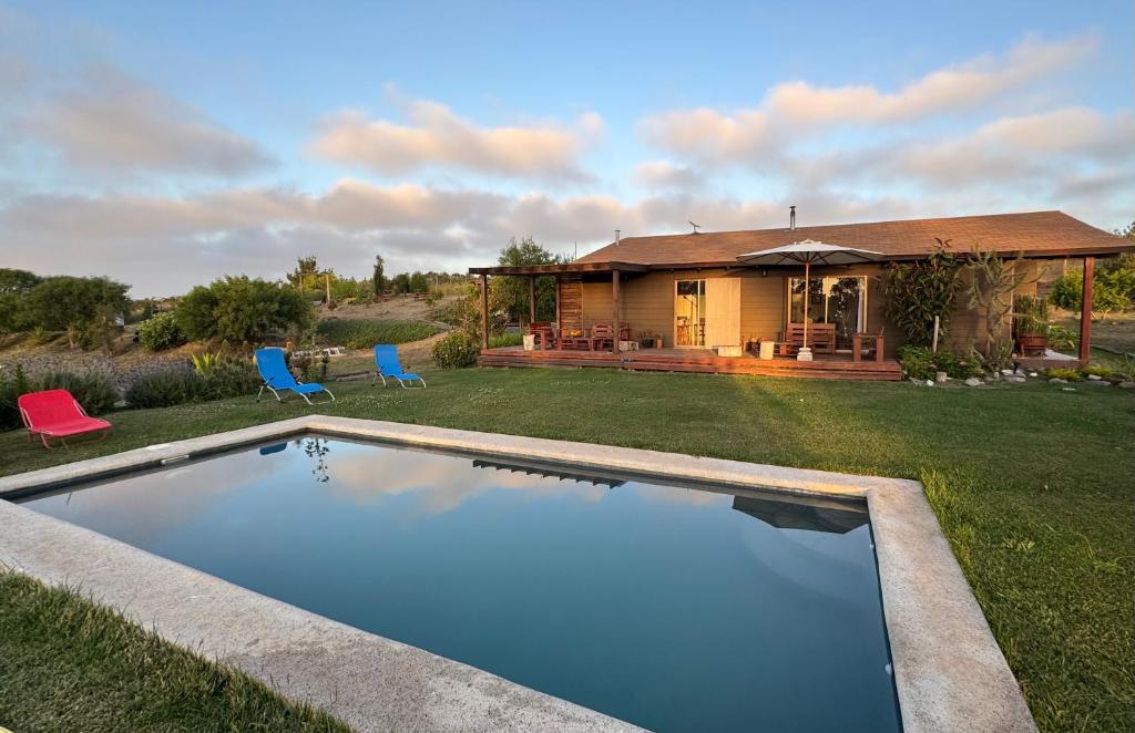 Πισίνα στο ή κοντά στο Casa Familiar Santo Domingo