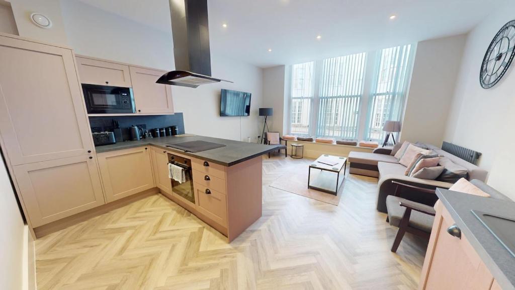 Køkken eller tekøkken på Stunning Apartment By The Sea