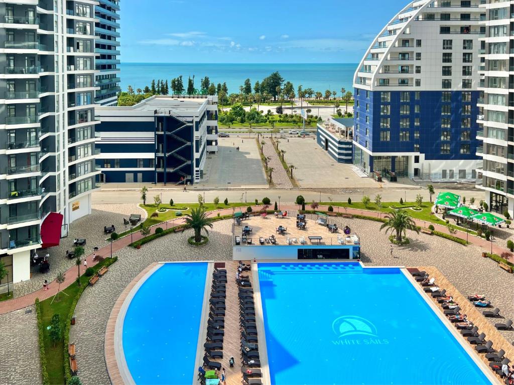 Πισίνα στο ή κοντά στο White Sails Residential Hotel