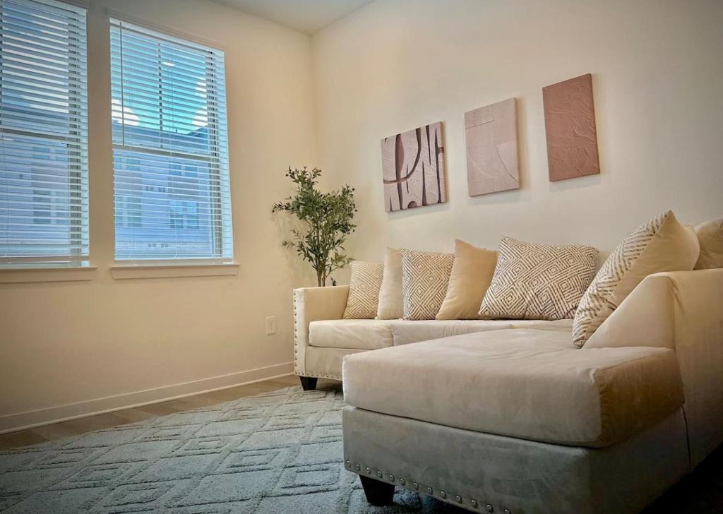 Χώρος καθιστικού στο Modern WorkerFriendly Washer Pool Gym Wifi