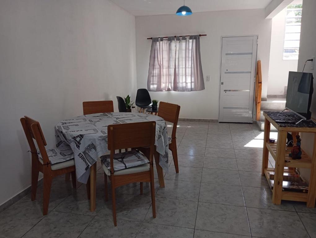 Μια τηλεόραση ή/και κέντρο ψυχαγωγίας στο Duplex La Luna