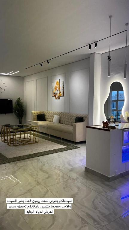 Зона вітальні в لالونا شاليه