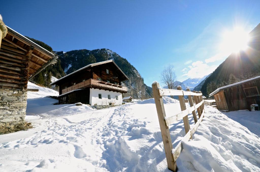 Malerwinkel, Forsthaus during the winter