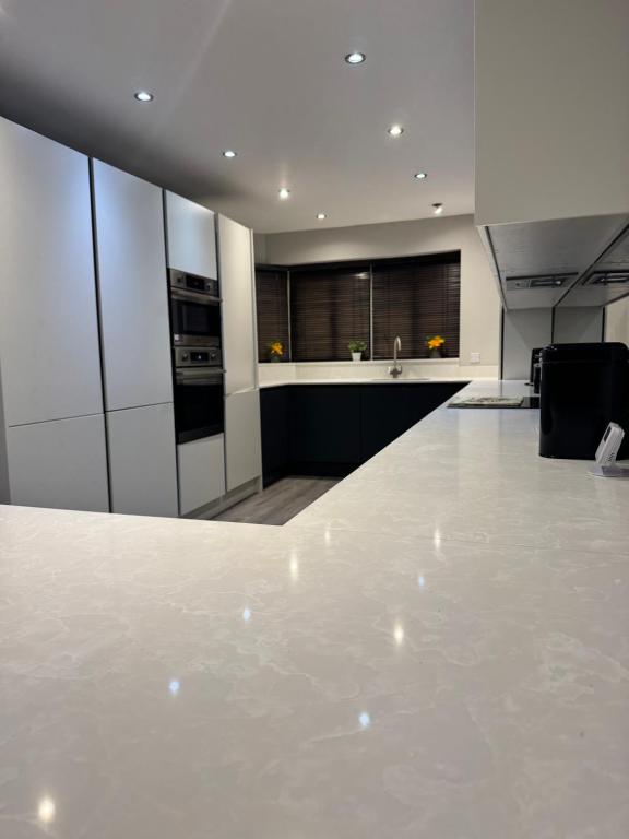 Η κουζίνα ή μικρή κουζίνα στο Beautiful Quay House