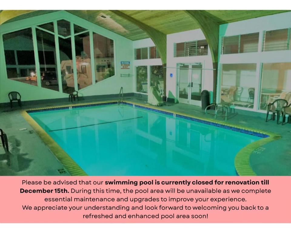 Πισίνα στο ή κοντά στο Stargazer Inn and Suites