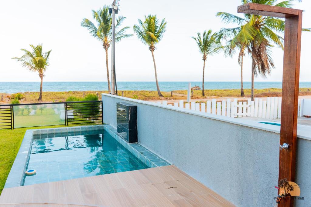 Swimmingpoolen hos eller tæt på Portal beira Mar