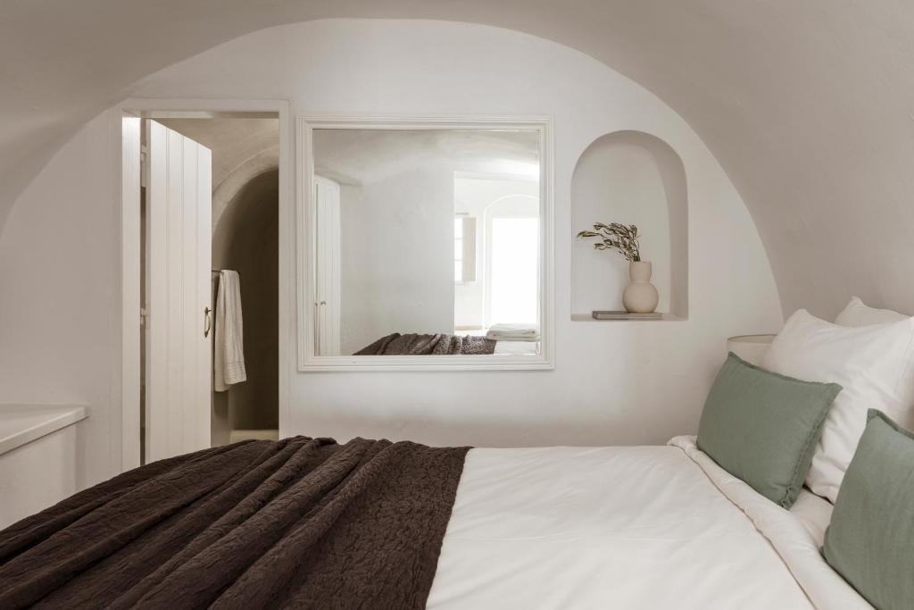 Aqua Luxury Suites by NOMÉE Hospitality Group photo
