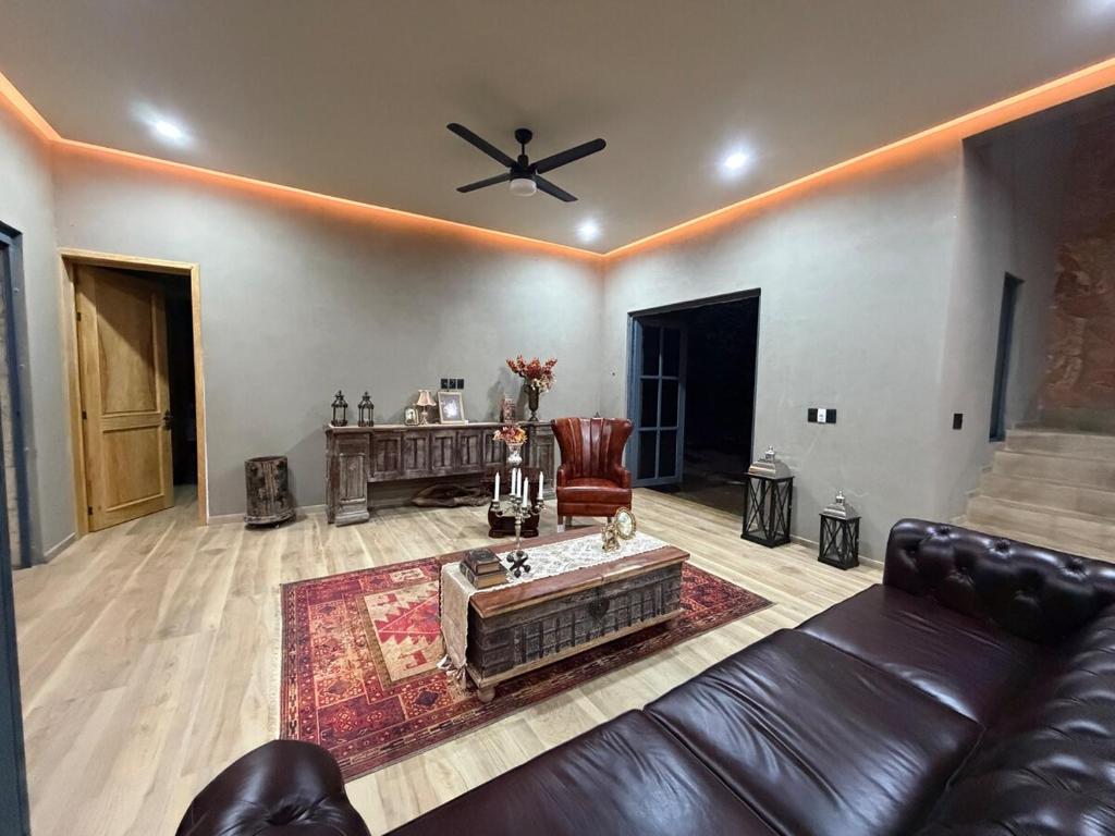 Khu vực ghế ngồi tại Cabaña Rincón de Piedra