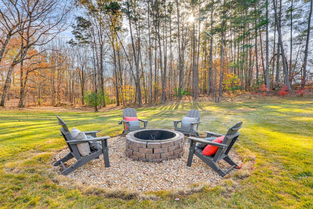 Zahrada ubytování River, Trails and Wine! Group Retreat Near Mt Airy