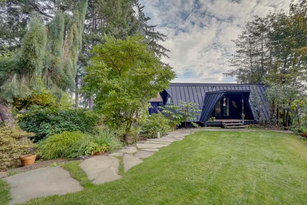 Κήπος έξω από το The Loft