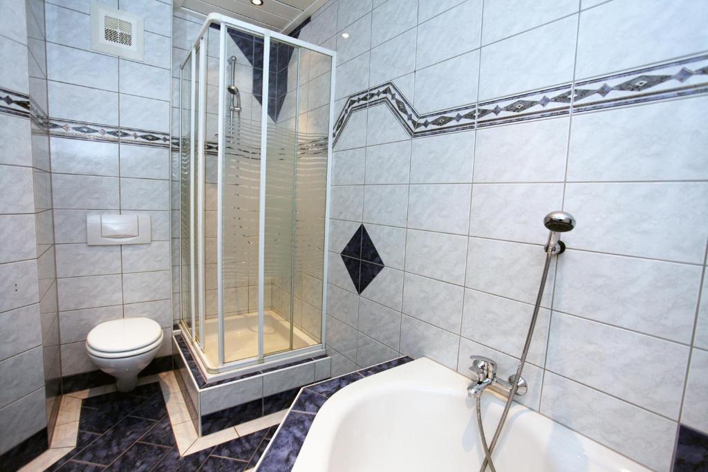 A bathroom at Appartementhaus Sabine