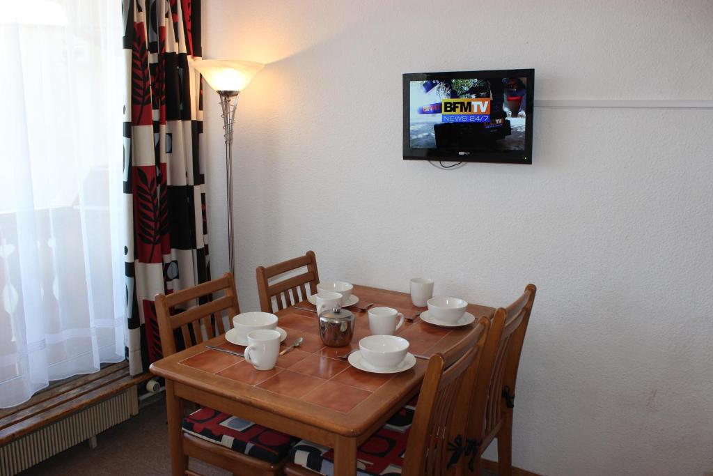 TV a/nebo společenská místnost v ubytování Dôme de Polset Appartements VTI