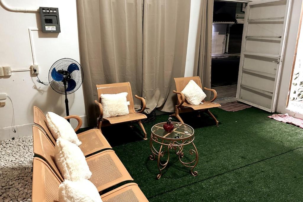 Khu vực ghế ngồi tại caipiriña mix