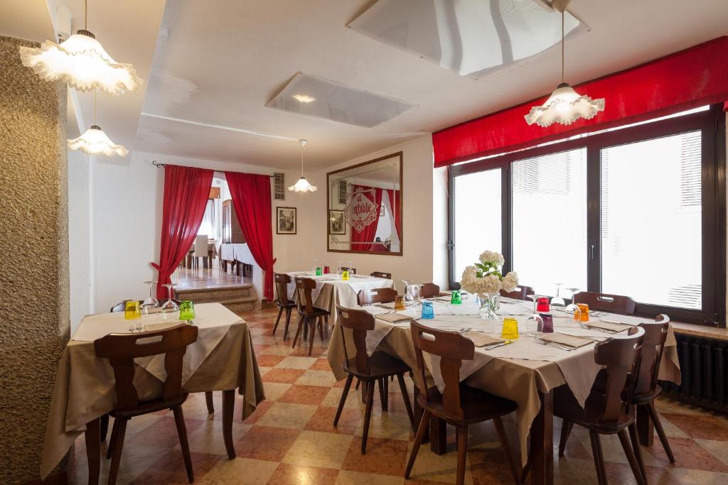 A seating area at Locanda Al Centrale