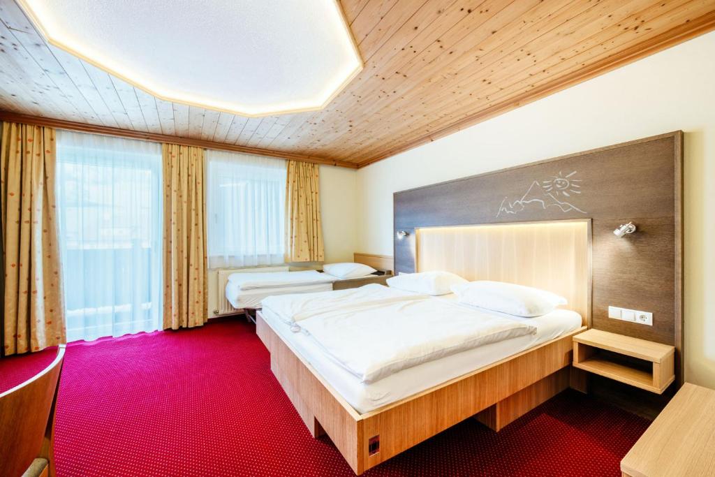 Harmls Aparthotel - 18