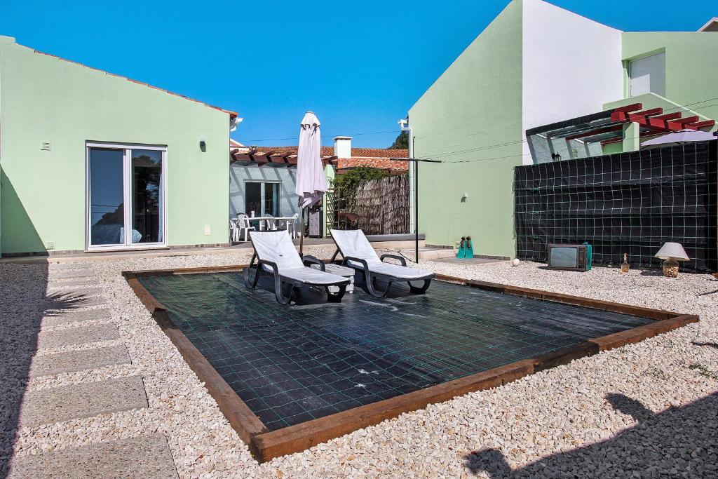 Bazén v ubytování Vintage Gonçalo Lagoa Stay nebo v jeho okolí