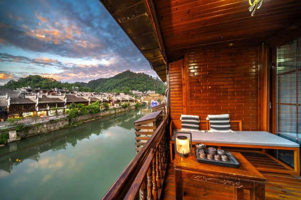 Tingyuxuan River View Homestay Fenghuang Ancient Town
