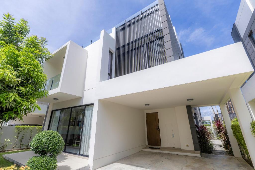 Budova, kde se vila nachází