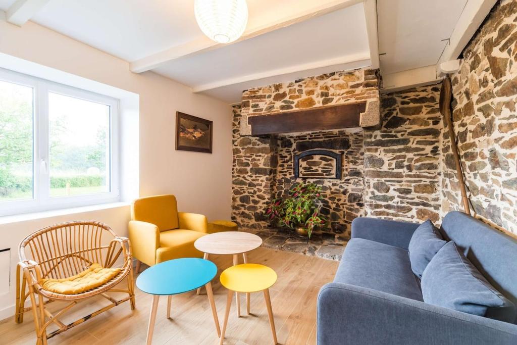 Χώρος καθιστικού στο Gîte de charme à la campagne à 15 km de la mer