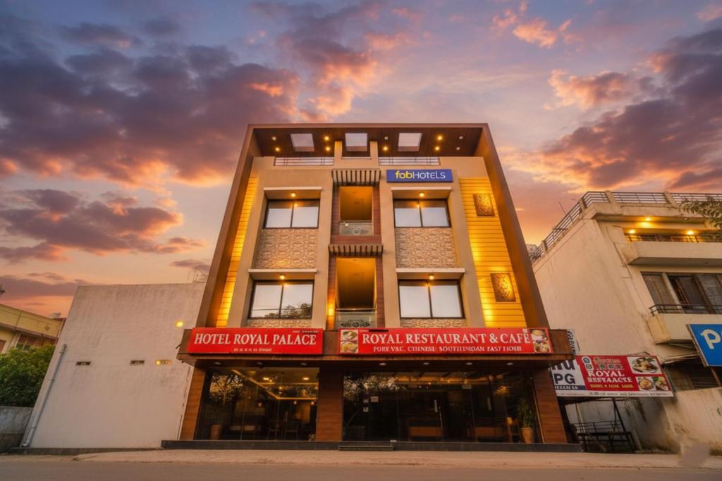 Tòa nhà nơi khách sạn tọa lạc