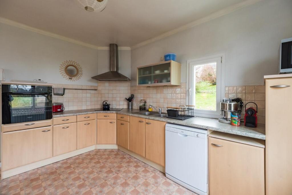 Η κουζίνα ή μικρή κουζίνα στο Grande maison conviviale - pour 10 personnes