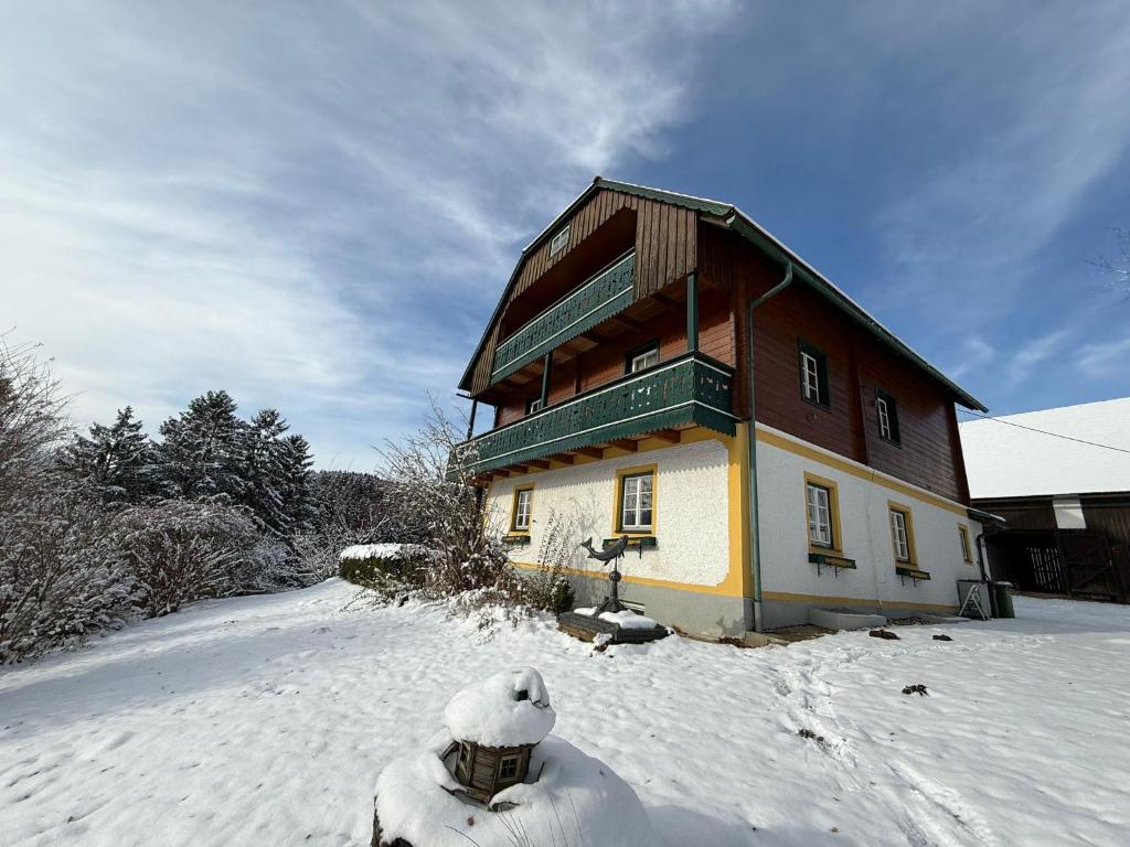 Το κτήριο όπου στεγάζεται  το σαλέ