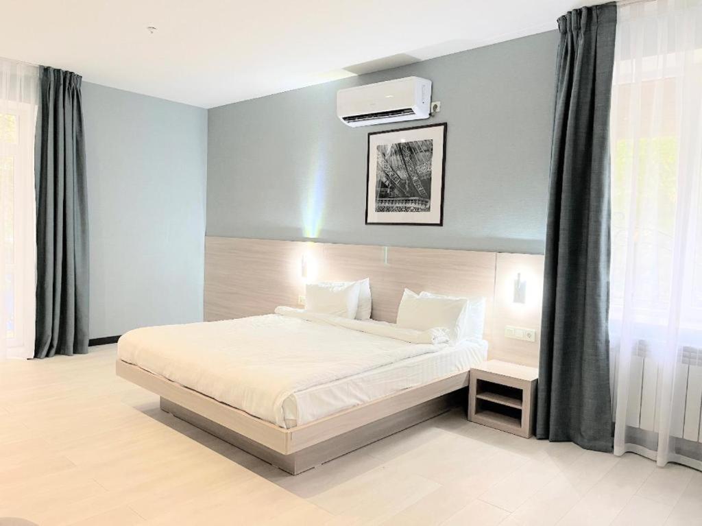 فضای داخلی Resident Hotel Gogol در آلماتی - تصویر ۳