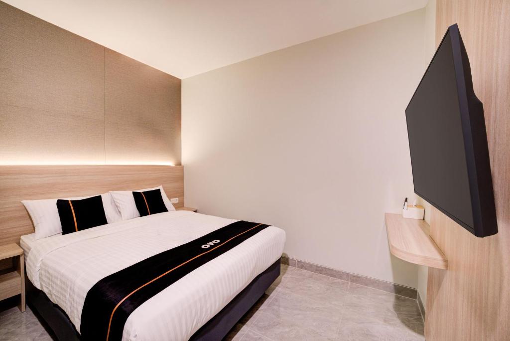 Μια τηλεόραση ή/και κέντρο ψυχαγωγίας στο Townhouse Oak Cengkareng