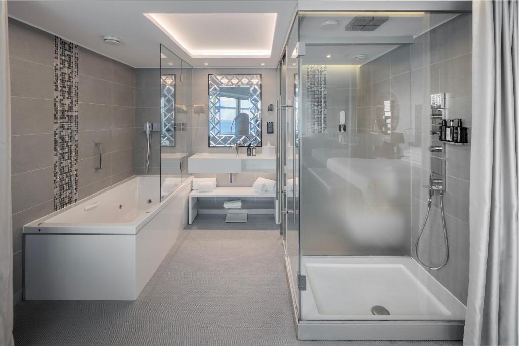 MYRIAD by SANA Hotels - 10