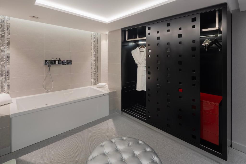 MYRIAD by SANA Hotels - 18