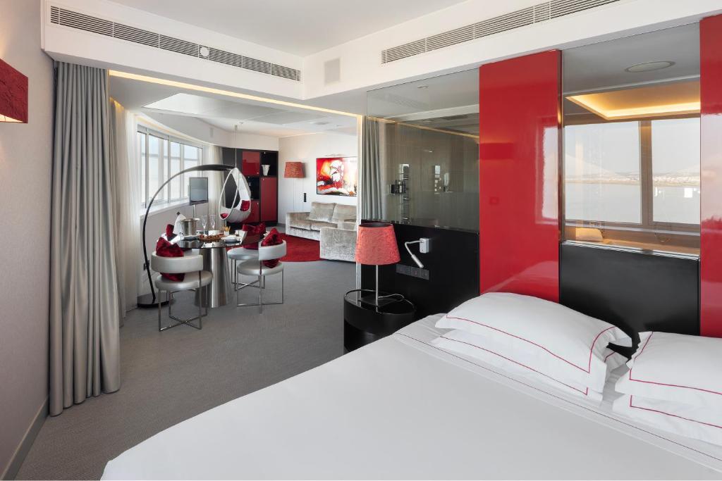 MYRIAD by SANA Hotels - 16