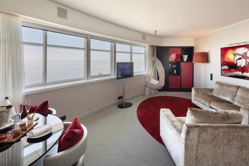 MYRIAD by SANA Hotels - 13