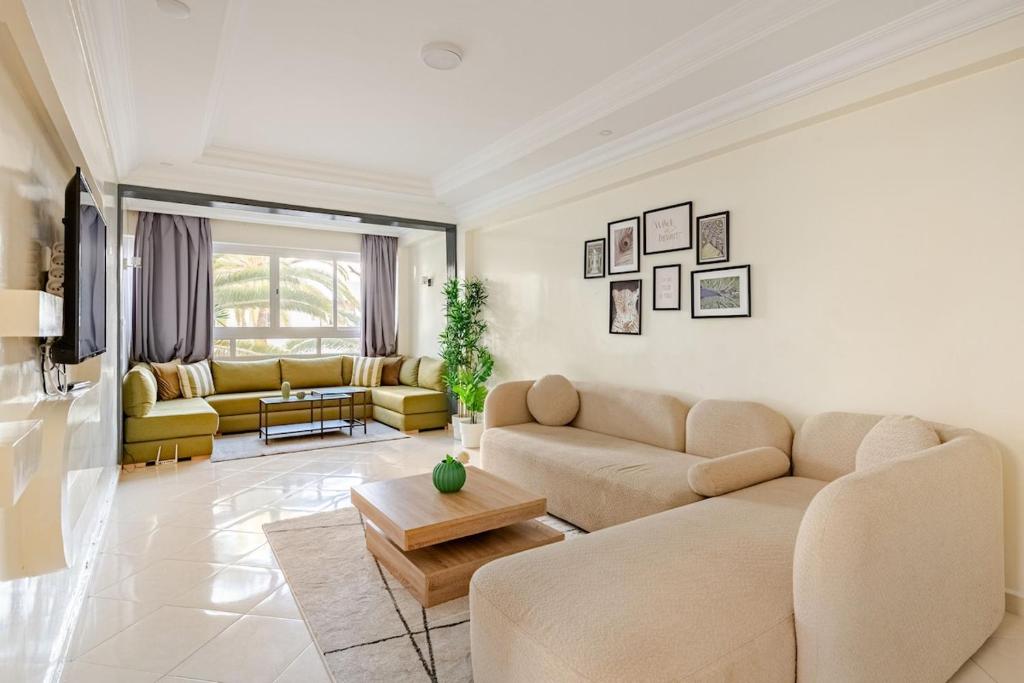 Χώρος καθιστικού στο Authentic & Spacious 2 Bedrooms Heart of Rabat