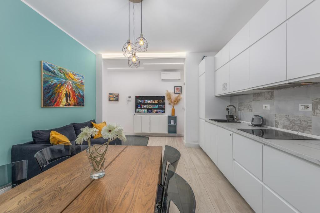 4 min to Metro - 8 min to LIN Airport - University area