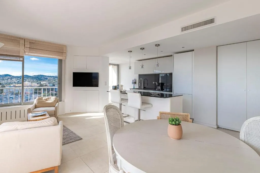Apartment with pool - sea view