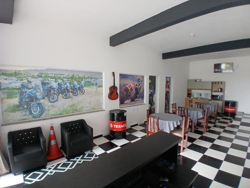 Χώρος καθιστικού στο Pousada Mototop